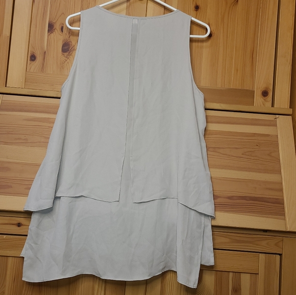 Cream/Tan Flowy Tunic/Tank Size 10 - Picture 2 of 5